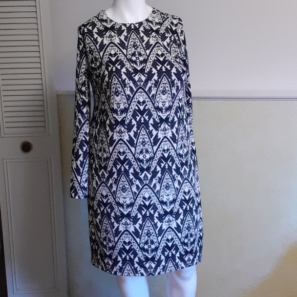 Cato Dresses & Skirts - Cato abstract design dress